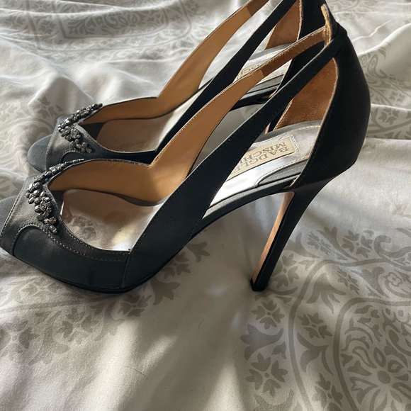 Badgley Mischka platform heels Size 9 grey - Picture 2 of 3
